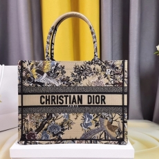 Dior Shopping Bags